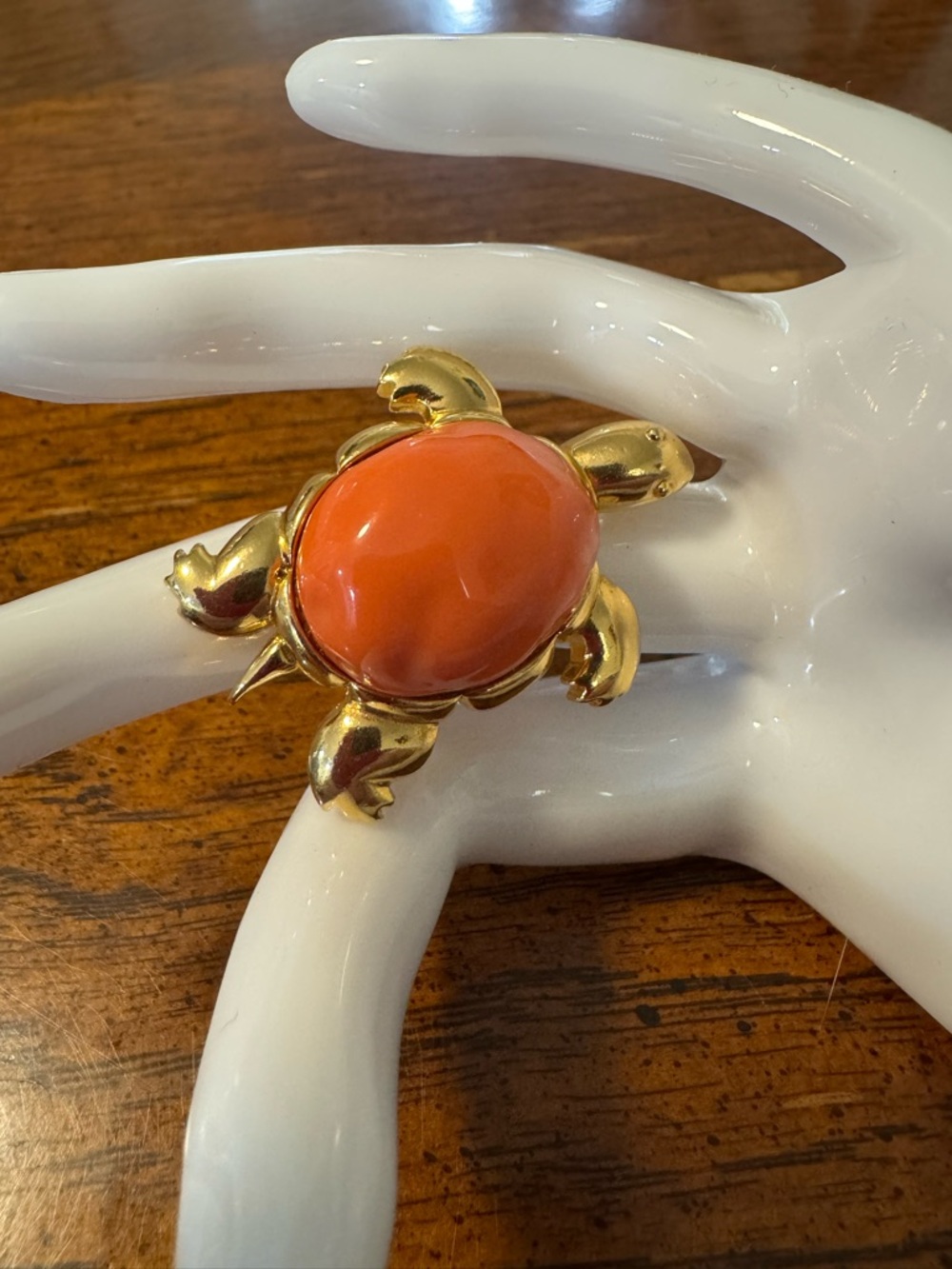 Kenneth Jay Lane vintage turtle brooch pendant, coral & gold colored, EUC.